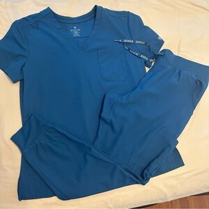 Med Couture Insight Caribbean Blue Scrub set size Medium